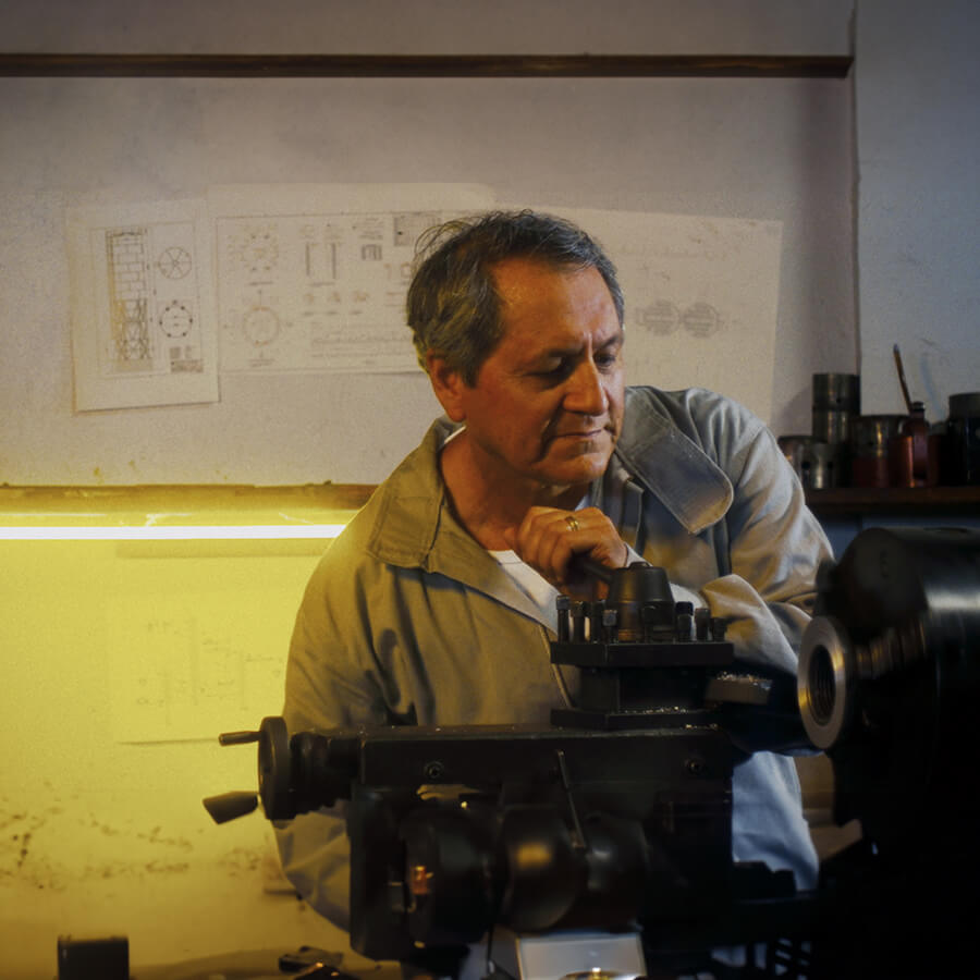 Mãos que se ocupam de produzir